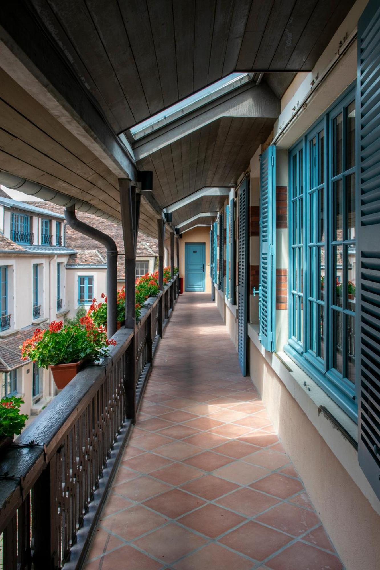 Hotel De La Poste أفالو المظهر الخارجي الصورة