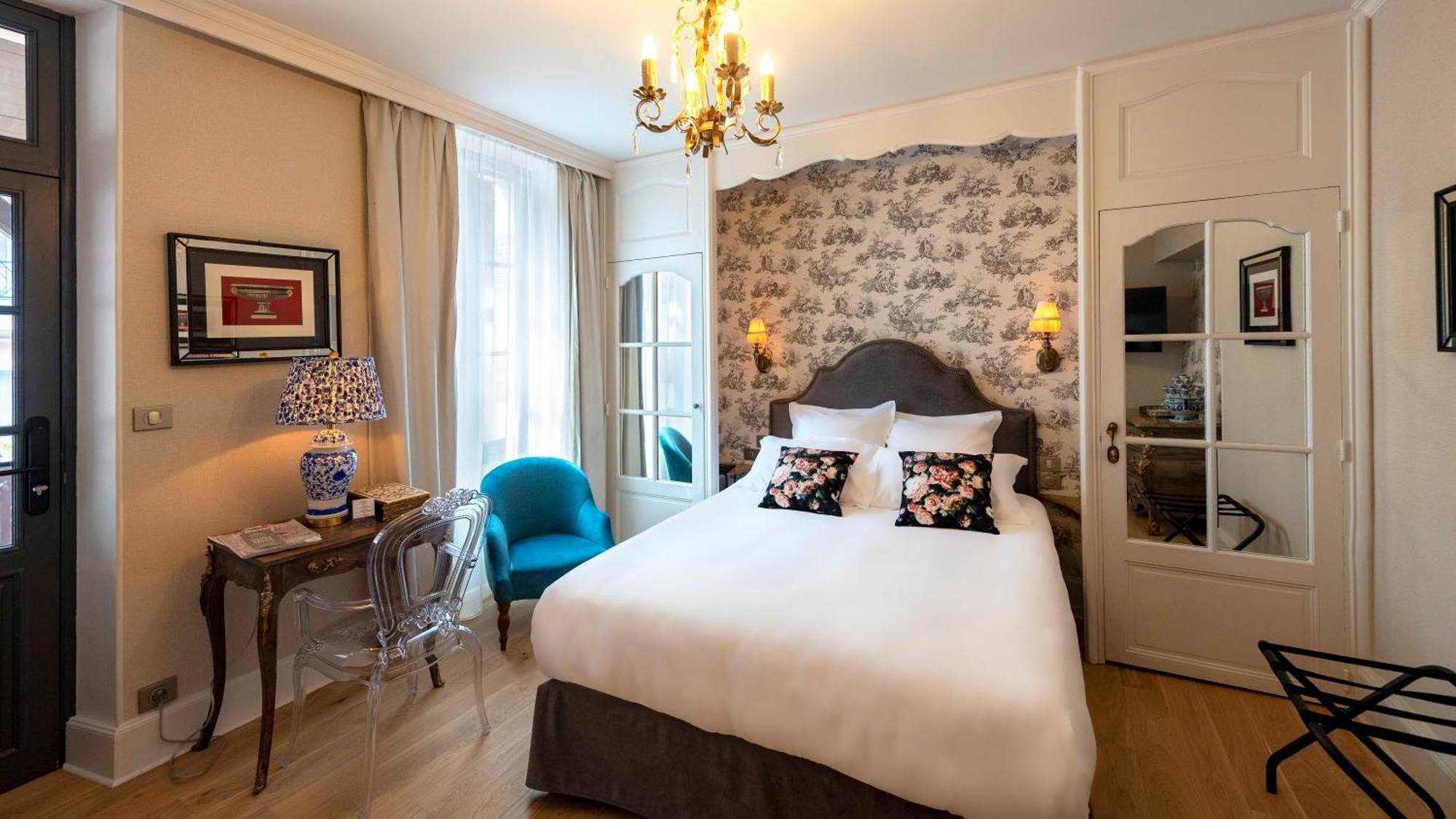 Hotel De La Poste أفالو المظهر الخارجي الصورة