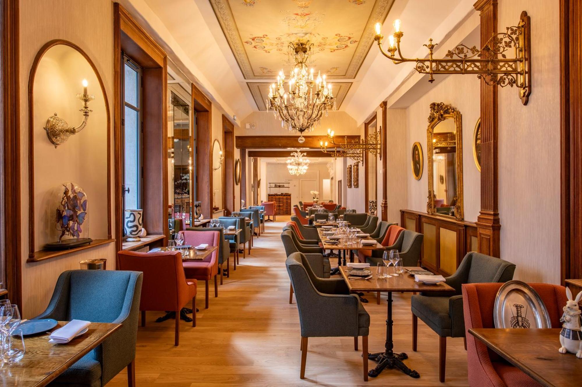 Hotel De La Poste أفالو المظهر الخارجي الصورة