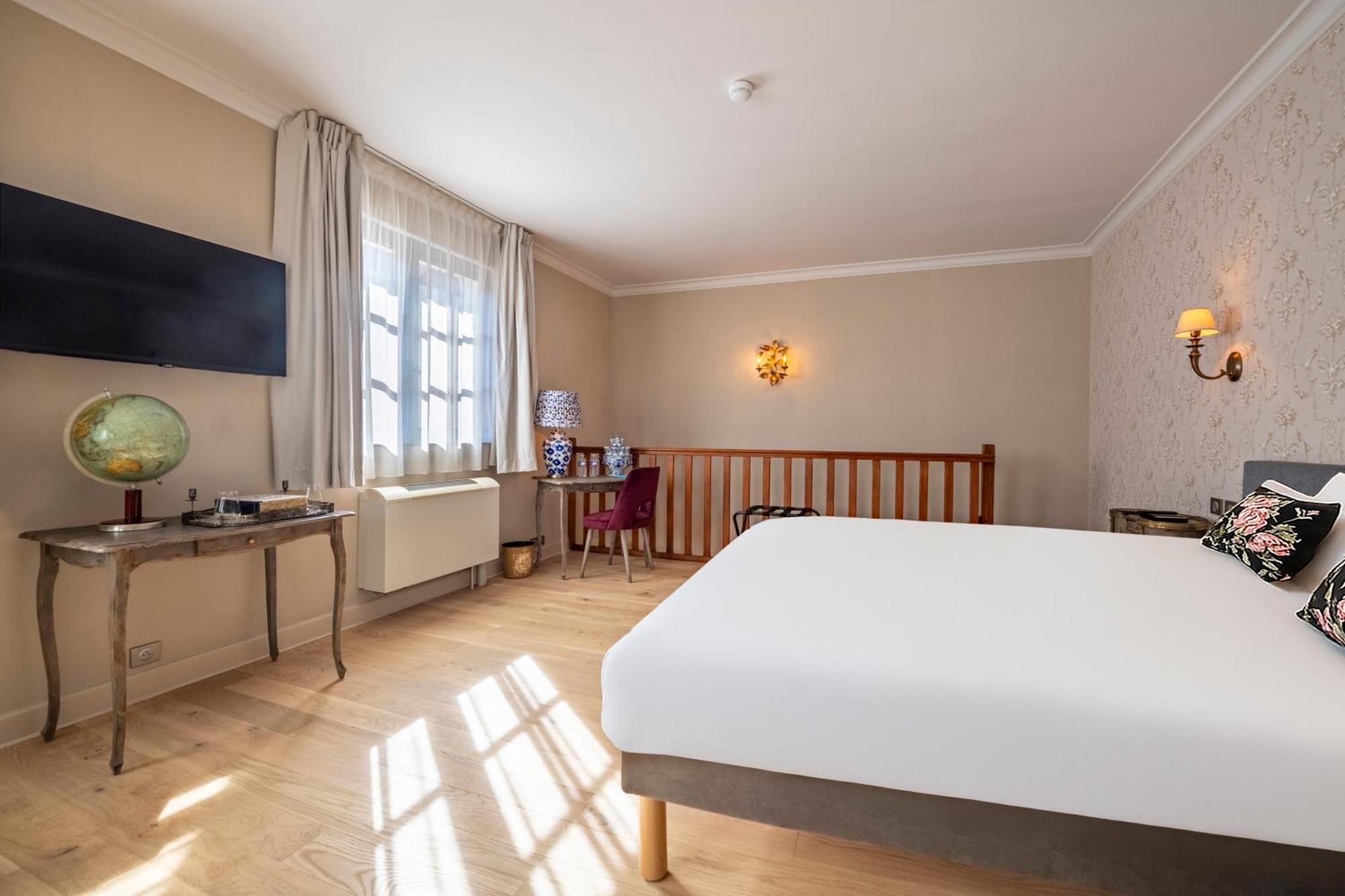 Hotel De La Poste أفالو المظهر الخارجي الصورة
