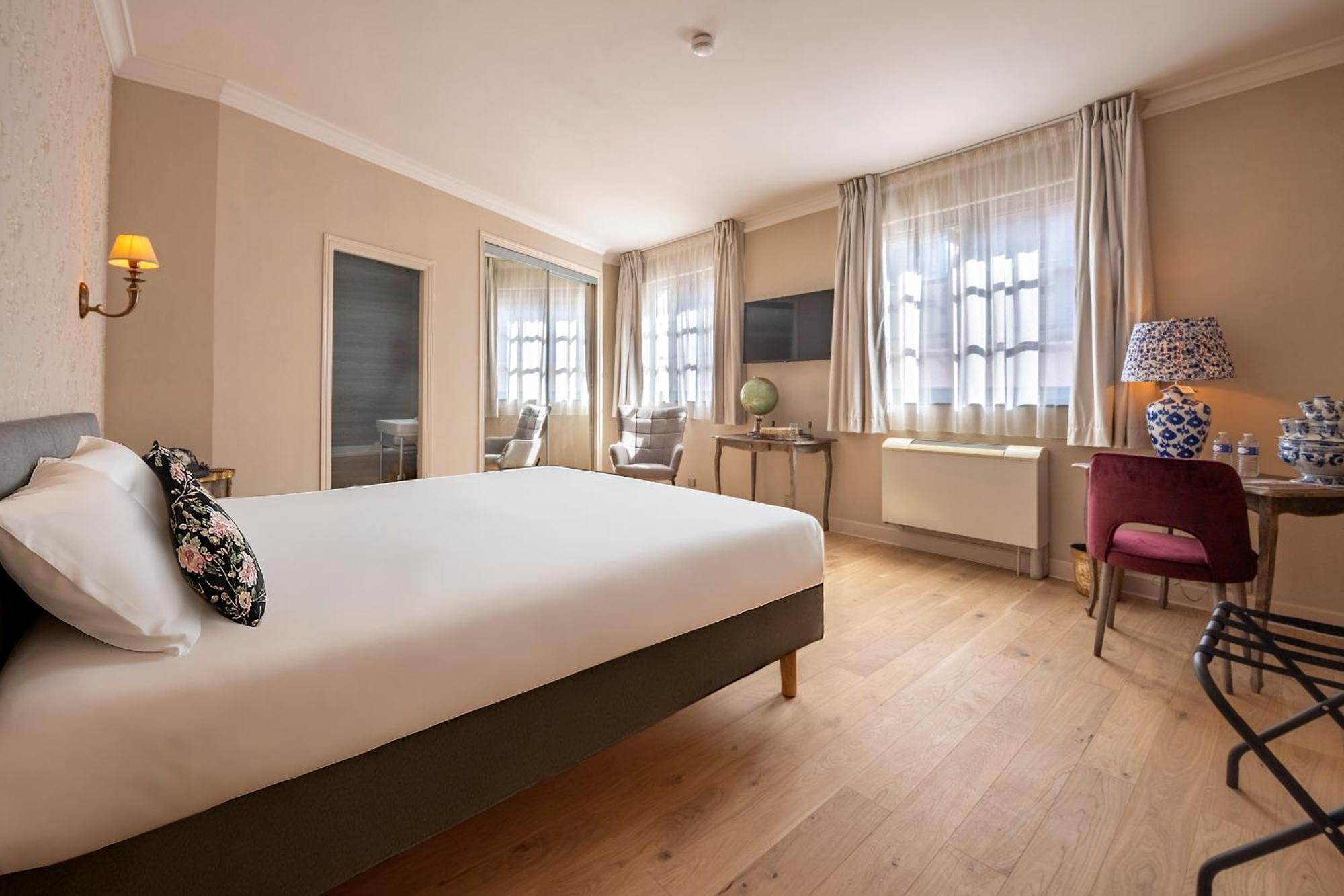 Hotel De La Poste أفالو المظهر الخارجي الصورة